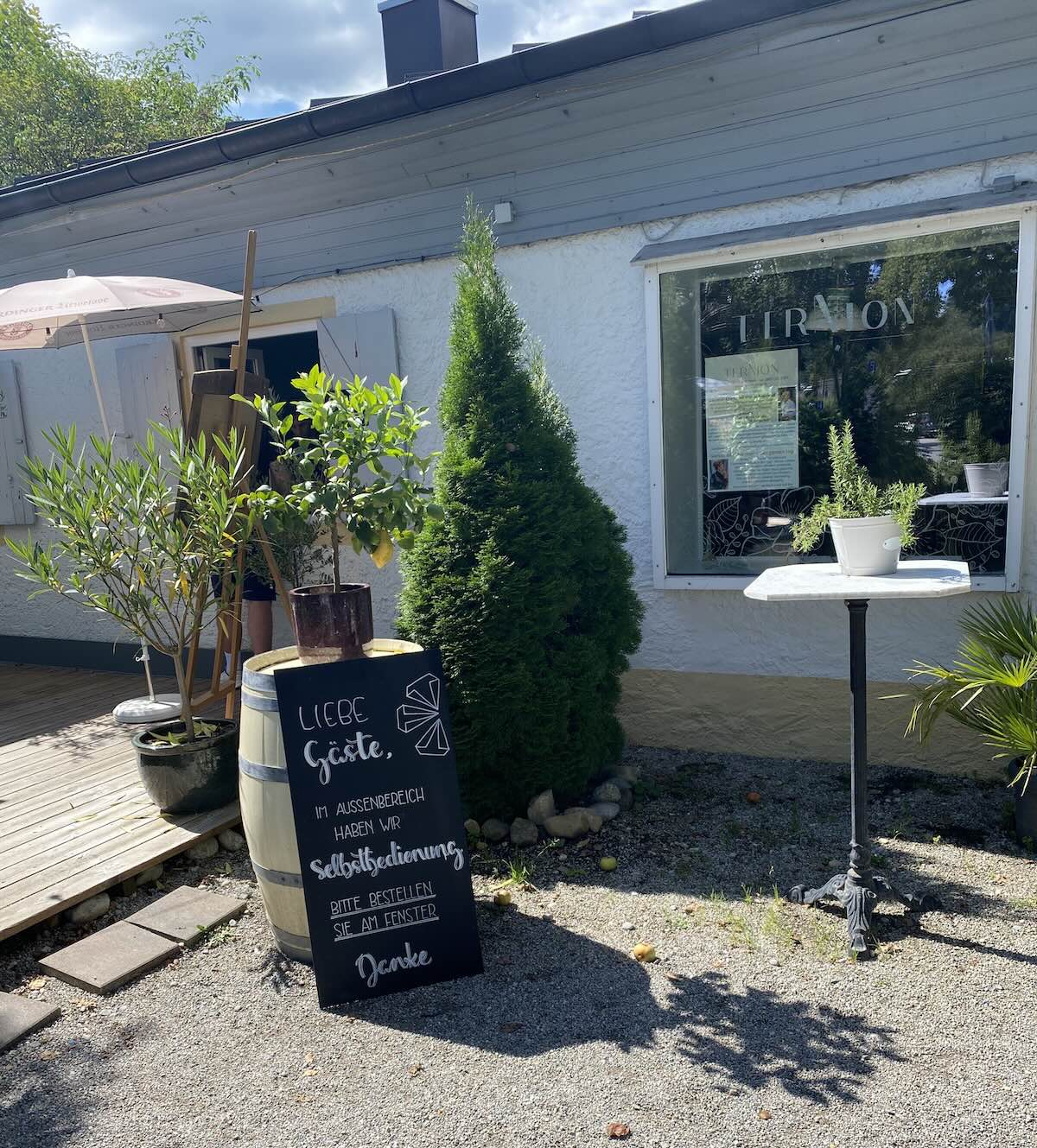 Das Ternion von aussen